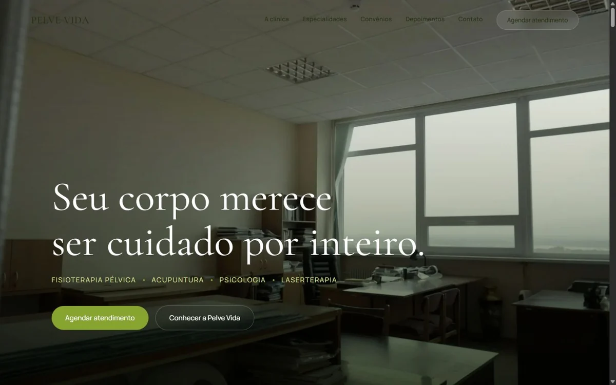 Site Clínica Pelve Vida: apresentação da clínica de saúde integrativa com imagem de seu ambiente